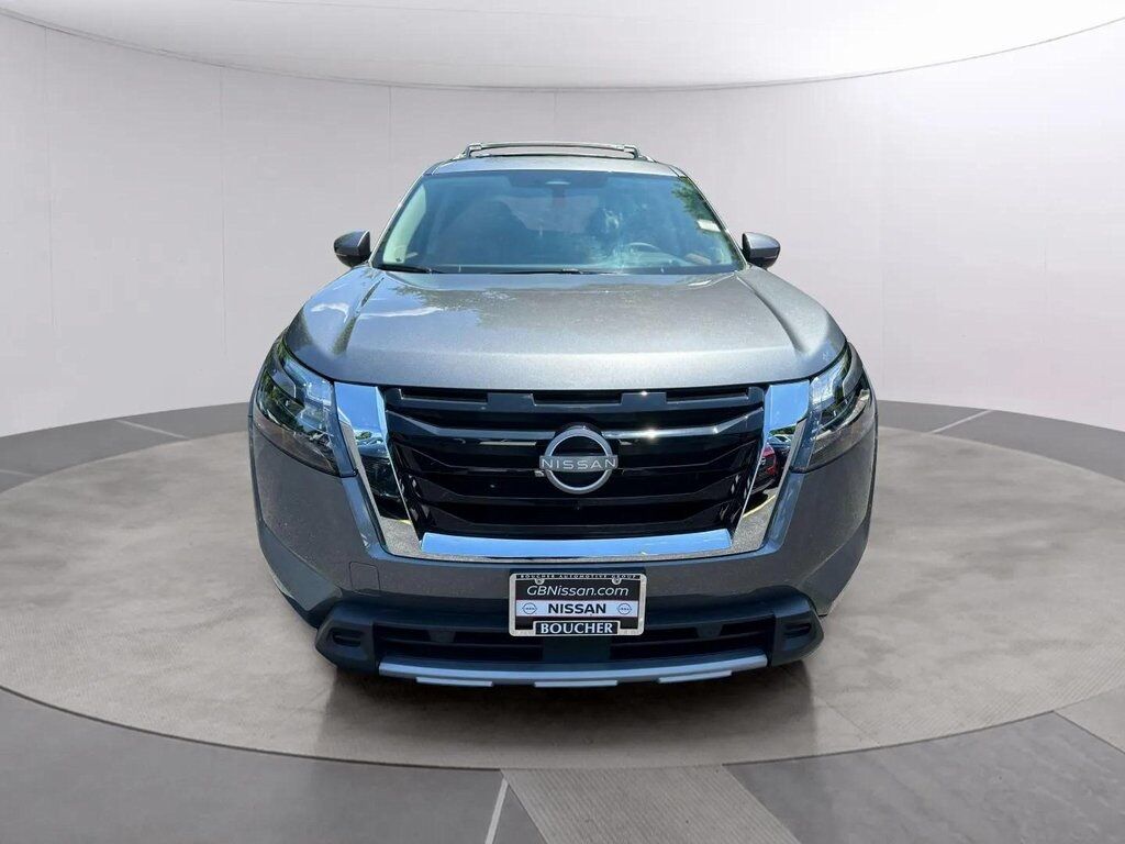 2025 Nissan Pathfinder Platinum w/Captain&apos;s Chairs Package San Clemente CA