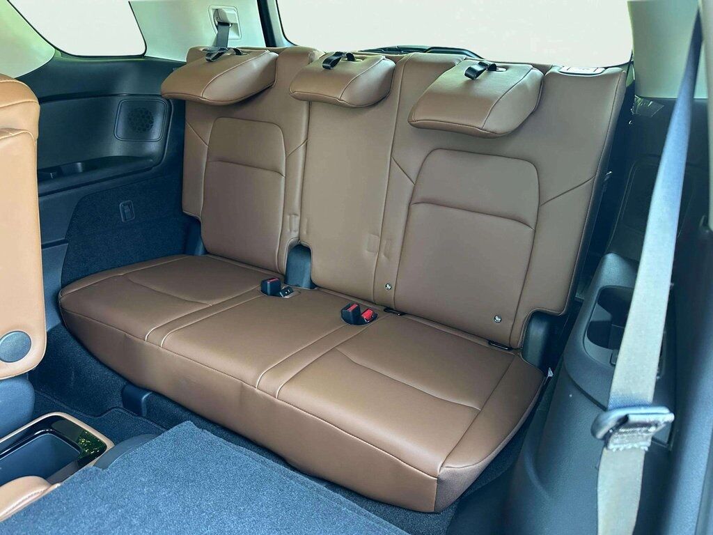 2025 Nissan Pathfinder Platinum w/Captain&apos;s Chairs Package San Clemente CA