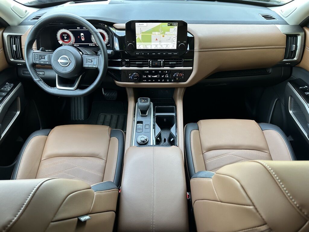 2025 Nissan Pathfinder Platinum w/Captain&apos;s Chairs Package San Clemente CA