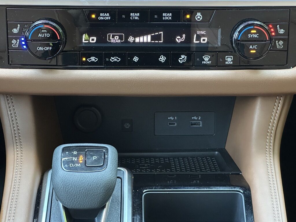 2025 Nissan Pathfinder Platinum w/Captain&apos;s Chairs Package San Clemente CA