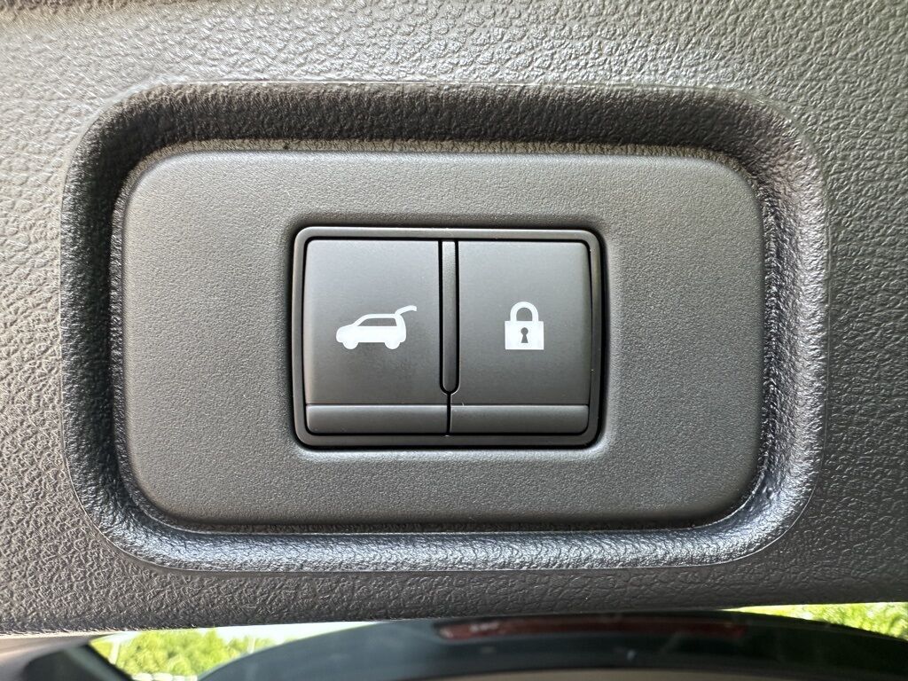 2025 Nissan Pathfinder Platinum w/Captain&apos;s Chairs Package San Clemente CA