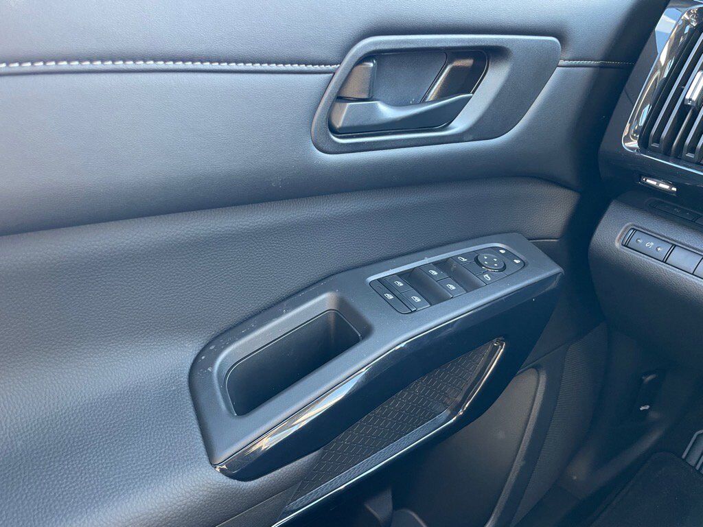 2025 Nissan Pathfinder S Oak Ridge TN 2025 Nissan Pathfinder S Oak Ridge TN