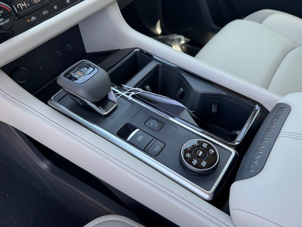 2025 Nissan Pathfinder SL Johnson City TN 2025 Nissan Pathfinder SL Johnson City TN