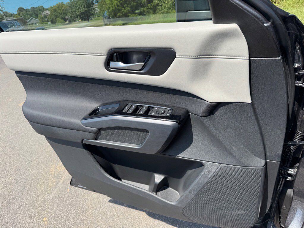 2025 Nissan Pathfinder SL Johnson City TN 2025 Nissan Pathfinder SL Johnson City TN