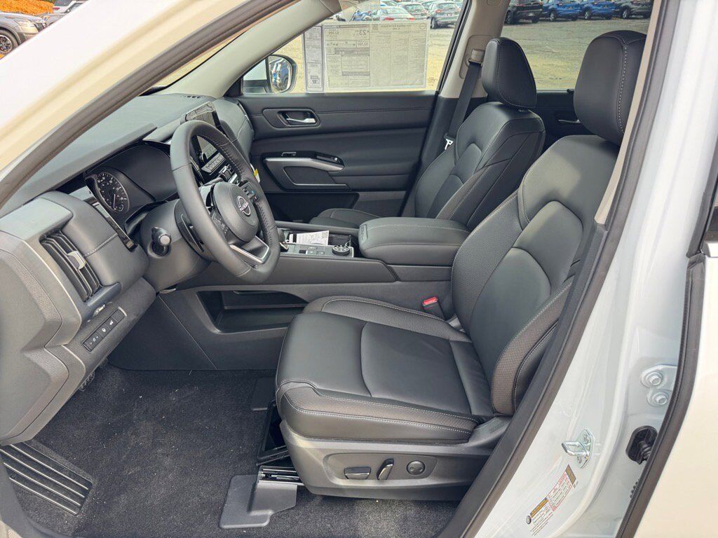 2025 Nissan Pathfinder SL Johnson City TN 2025 Nissan Pathfinder SL Johnson City TN