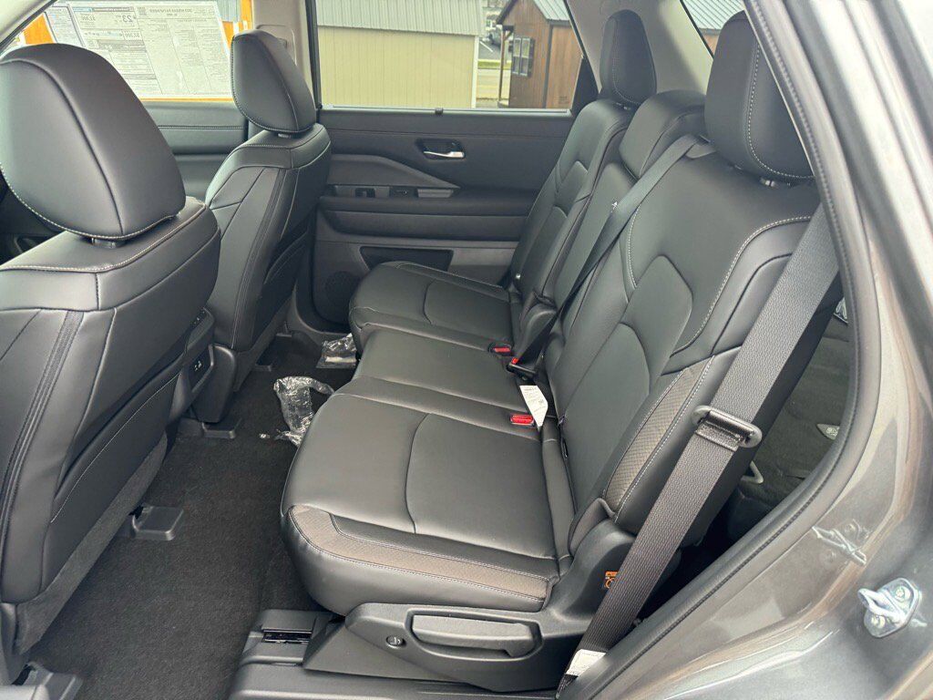 2025 Nissan Pathfinder SL Johnson City TN 2025 Nissan Pathfinder SL Johnson City TN