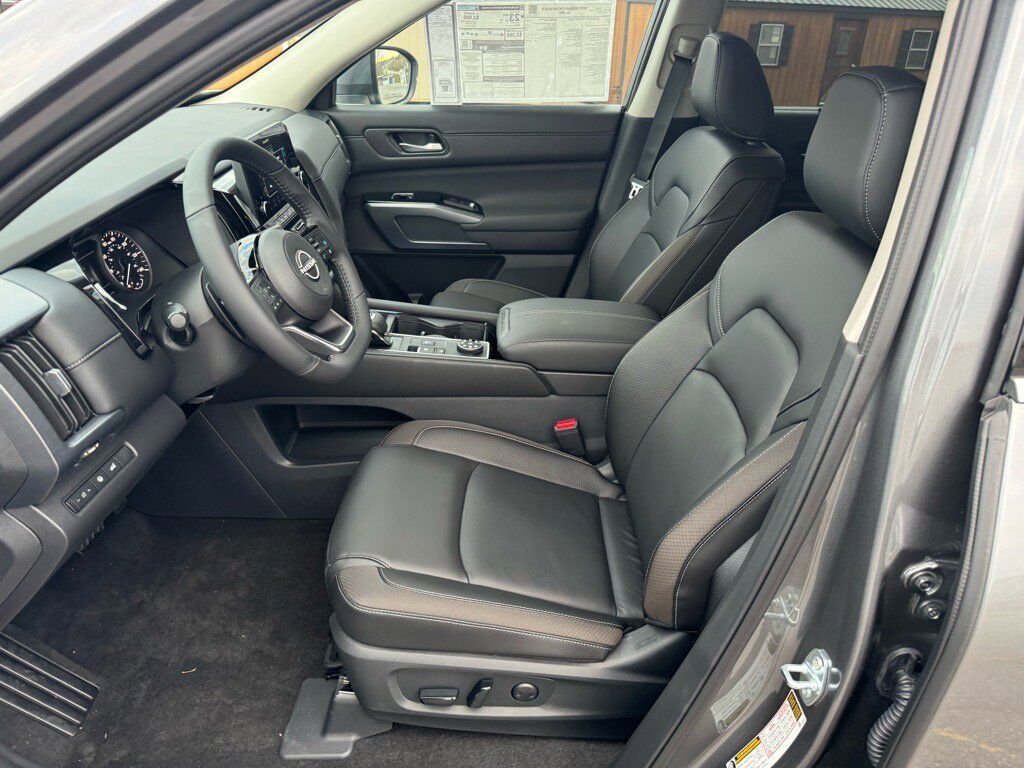 2025 Nissan Pathfinder SL Johnson City TN 2025 Nissan Pathfinder SL Johnson City TN