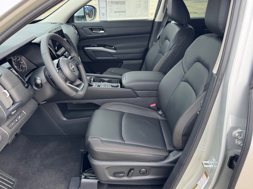 2025 Nissan Pathfinder SL Johnson City TN 2025 Nissan Pathfinder SL Johnson City TN