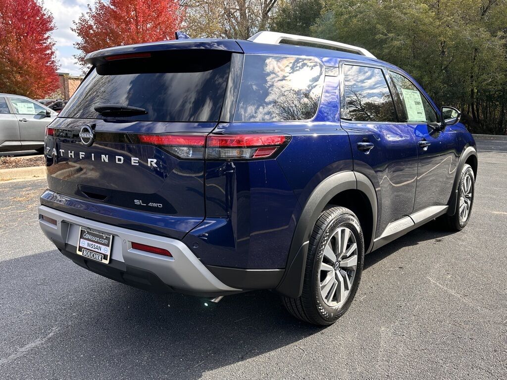2025 Nissan Pathfinder SL
