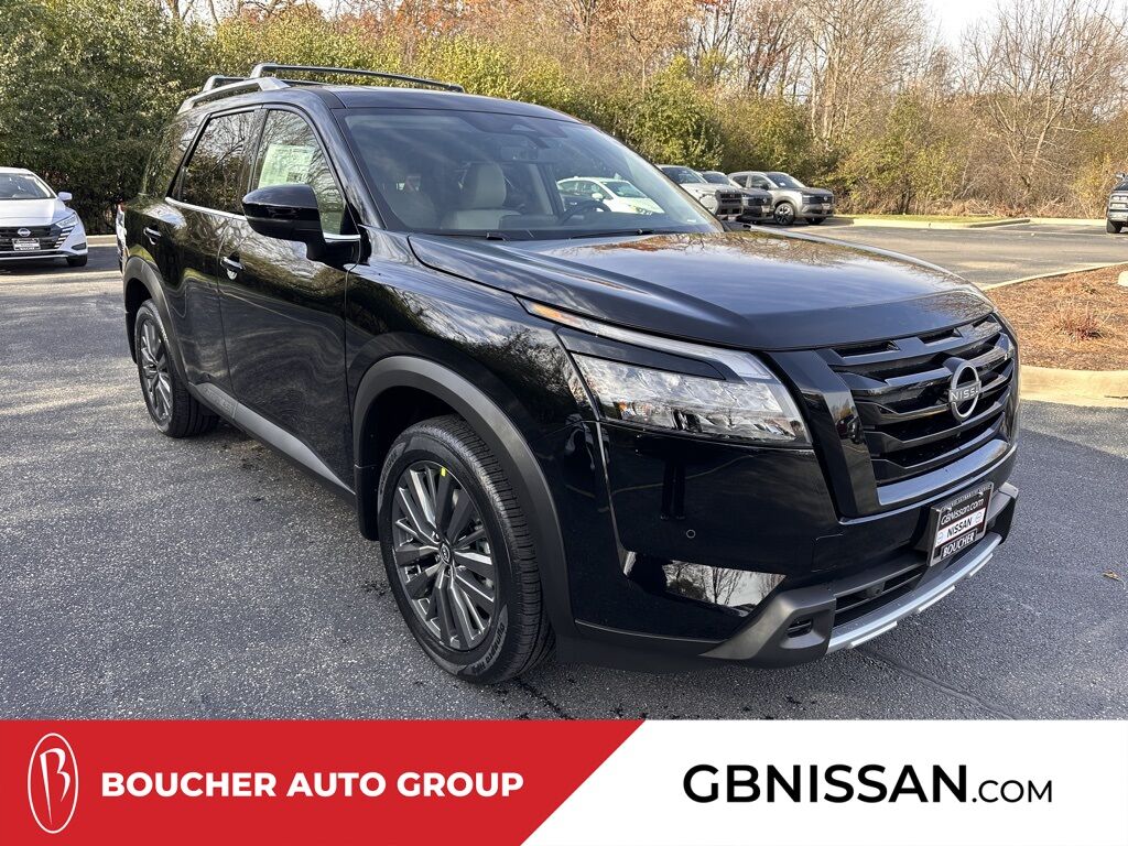 2025 Nissan Pathfinder SL