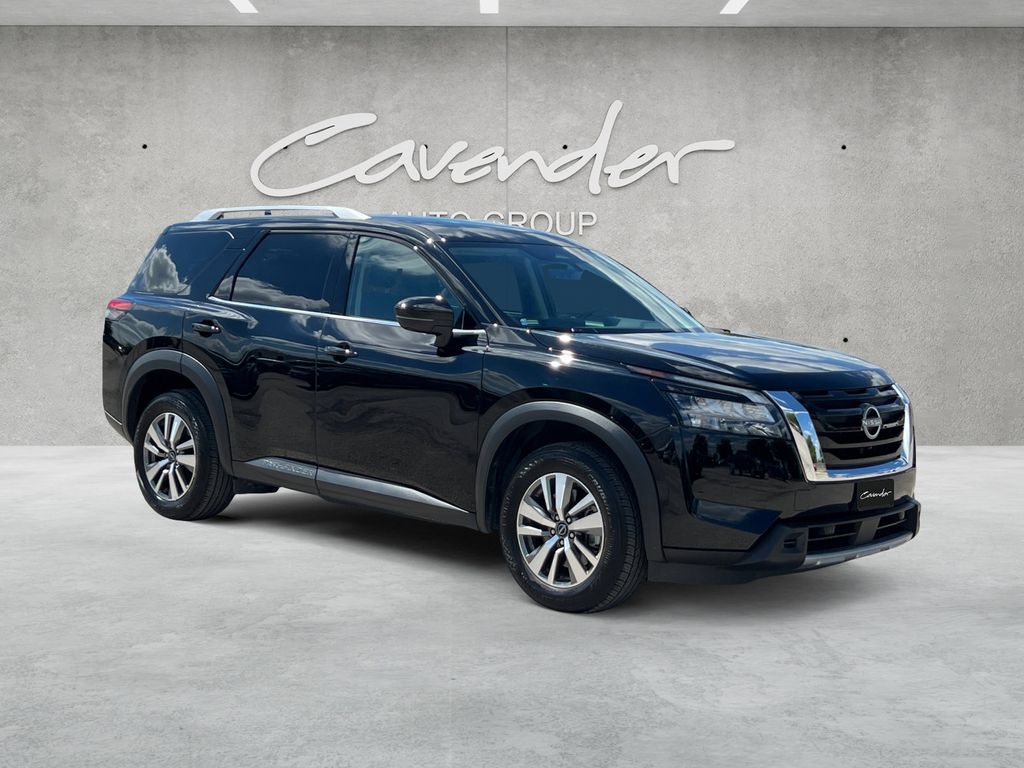 2025 Nissan Pathfinder SL