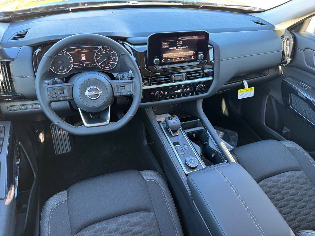 2025 Nissan Pathfinder SV Johnson City TN 2025 Nissan Pathfinder SV Johnson City TN