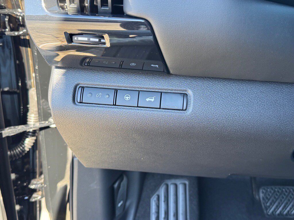 2025 Nissan Pathfinder SV Johnson City TN 2025 Nissan Pathfinder SV Johnson City TN