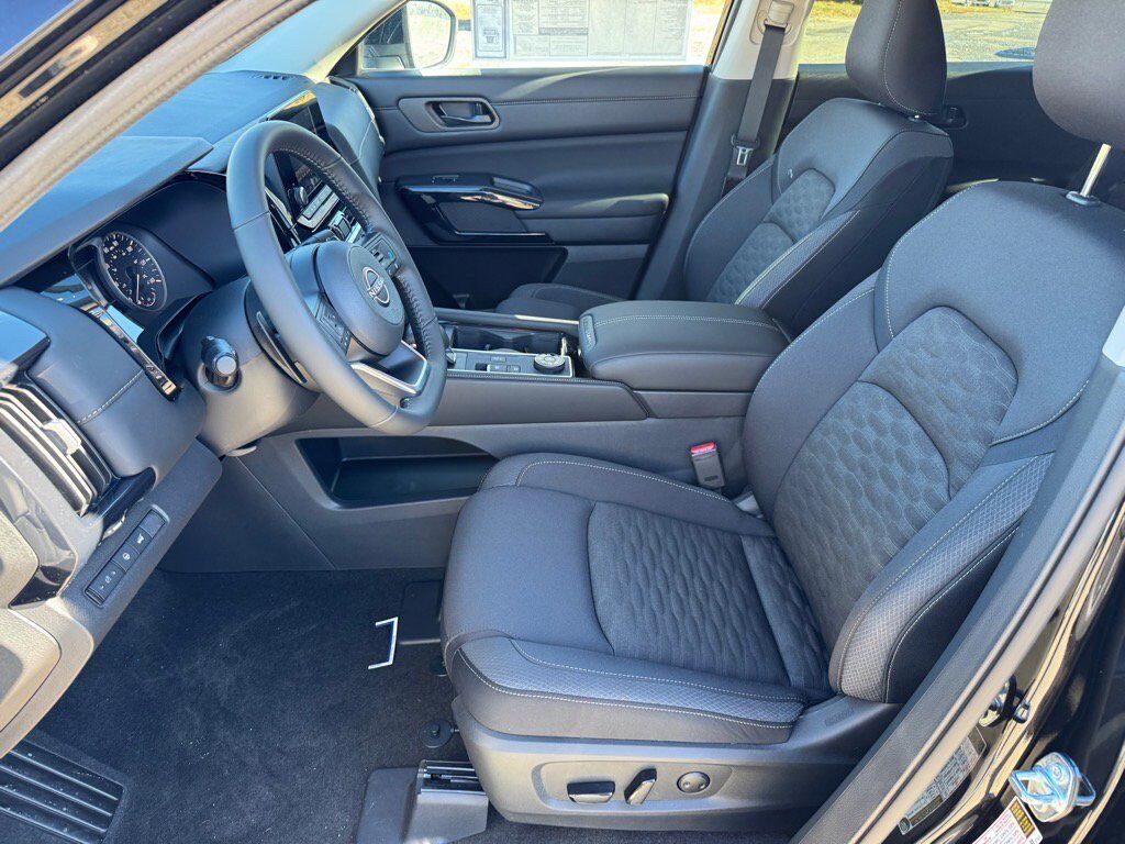 2025 Nissan Pathfinder SV Johnson City TN 2025 Nissan Pathfinder SV Johnson City TN