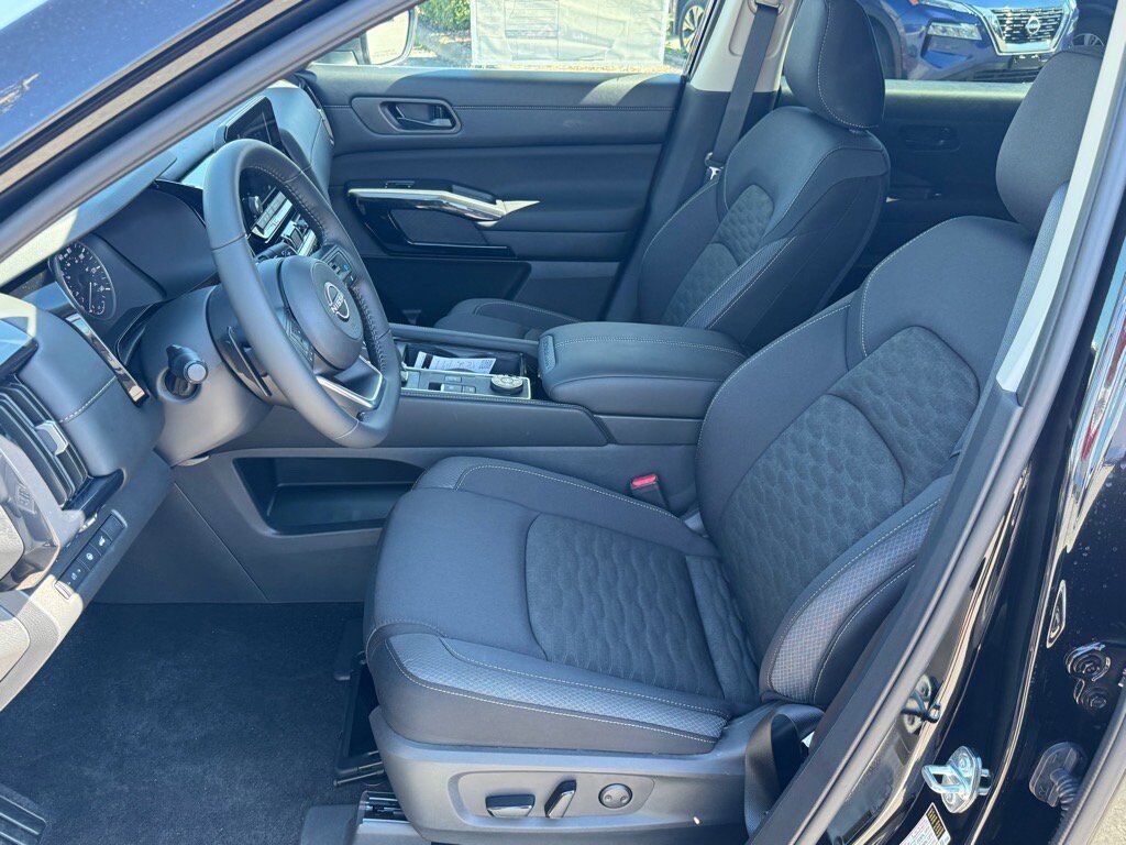 2025 Nissan Pathfinder SV Johnson City TN 2025 Nissan Pathfinder SV Johnson City TN