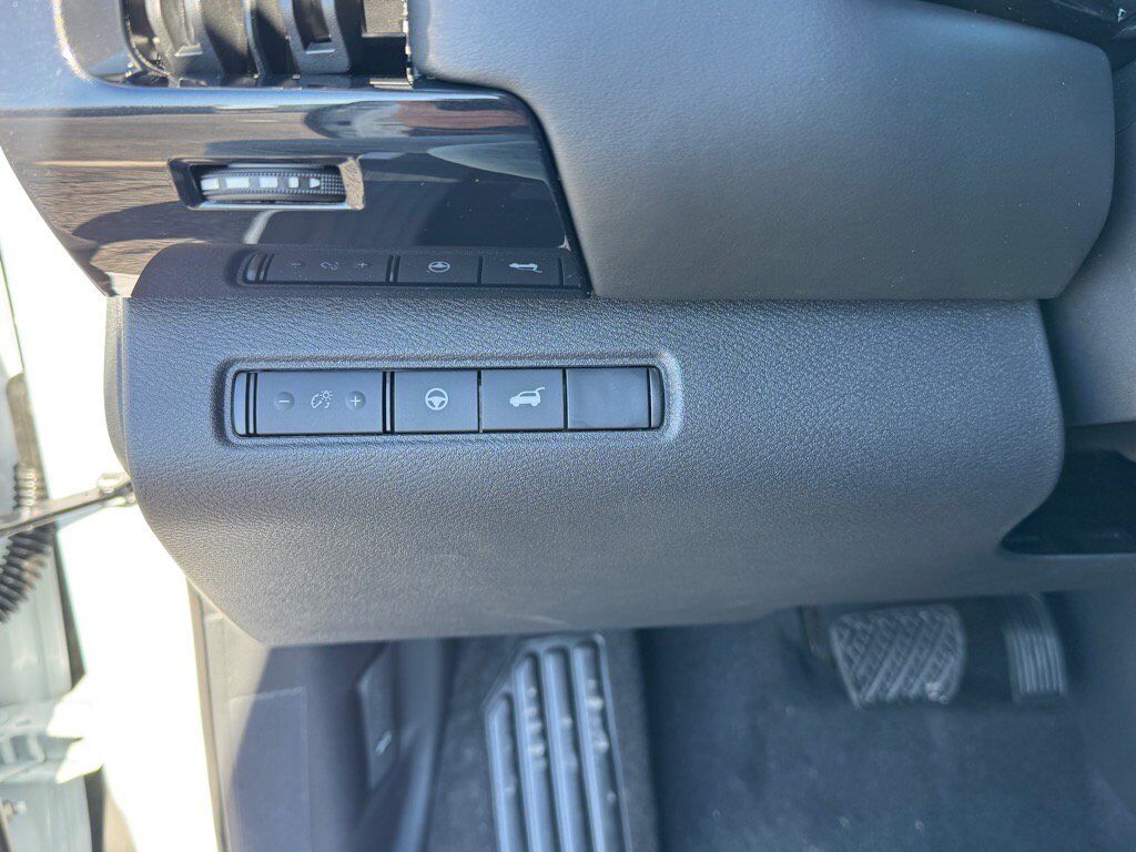 2025 Nissan Pathfinder SV Johnson City TN 2025 Nissan Pathfinder SV Johnson City TN