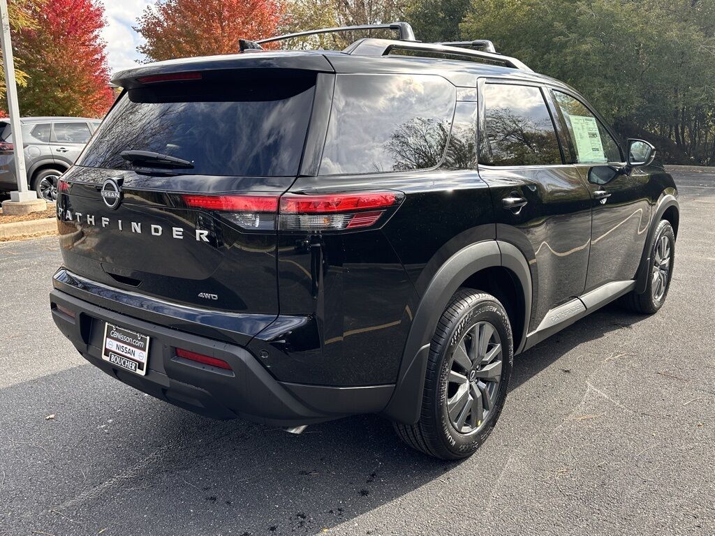2025 Nissan Pathfinder SV
