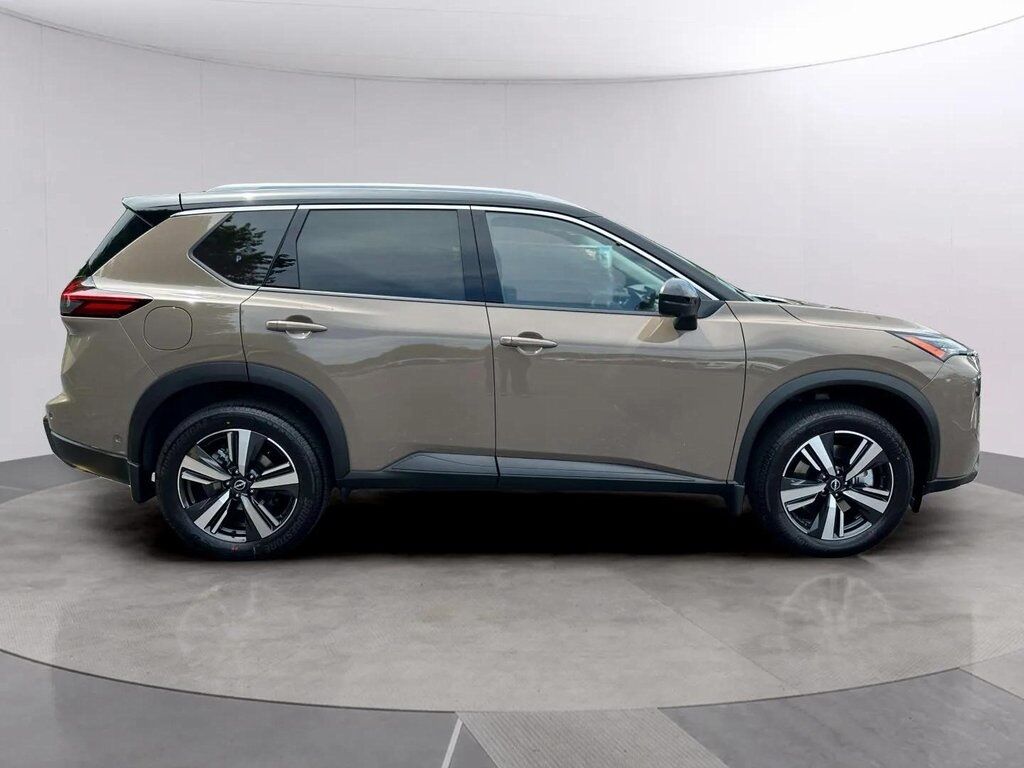 2025 Nissan Rogue SL W/ Premium &amp; Tech Pkg