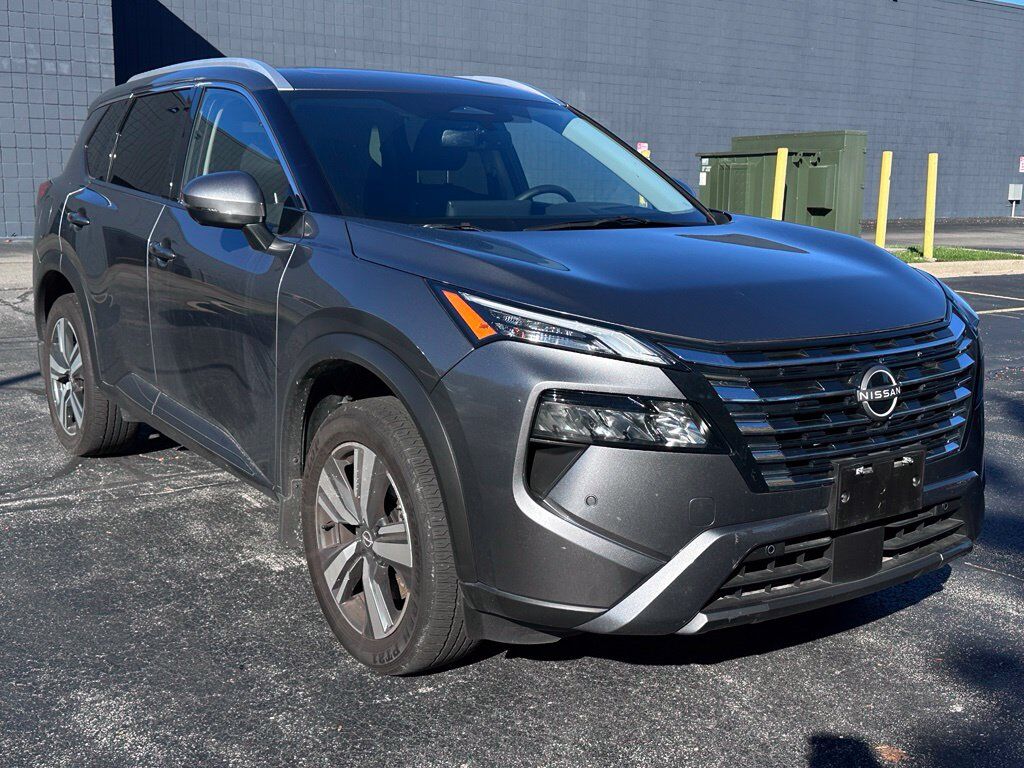 2025 Nissan Rogue SL w/Premium &amp; Tech Pkg