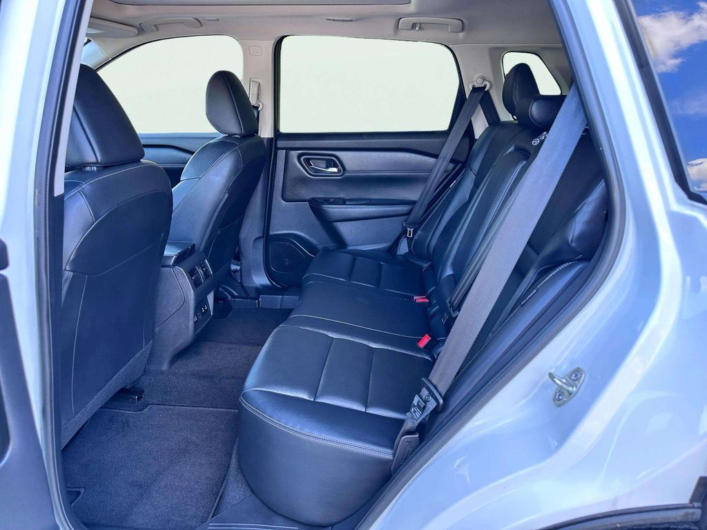 2025 Nissan Rogue SL w/Premium &amp; Tech Pkg San Clemente CA