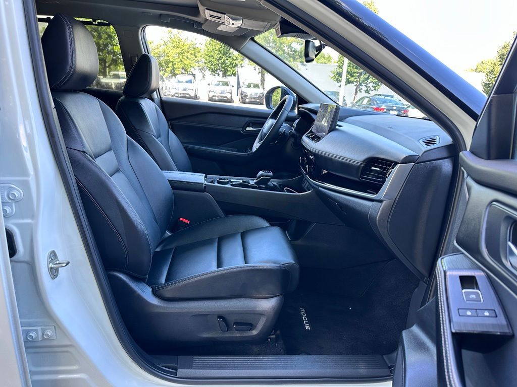 2025 Nissan Rogue SL w/Premium &amp; Tech Pkg San Clemente CA