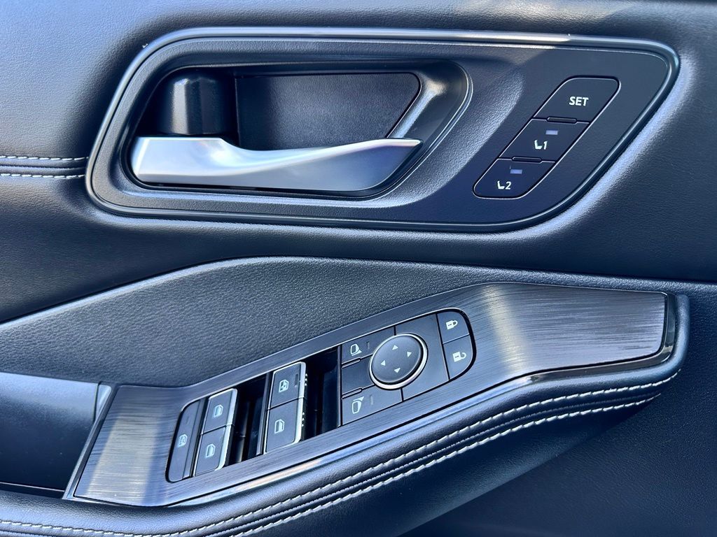 2025 Nissan Rogue SL w/Premium &amp; Tech Pkg San Clemente CA