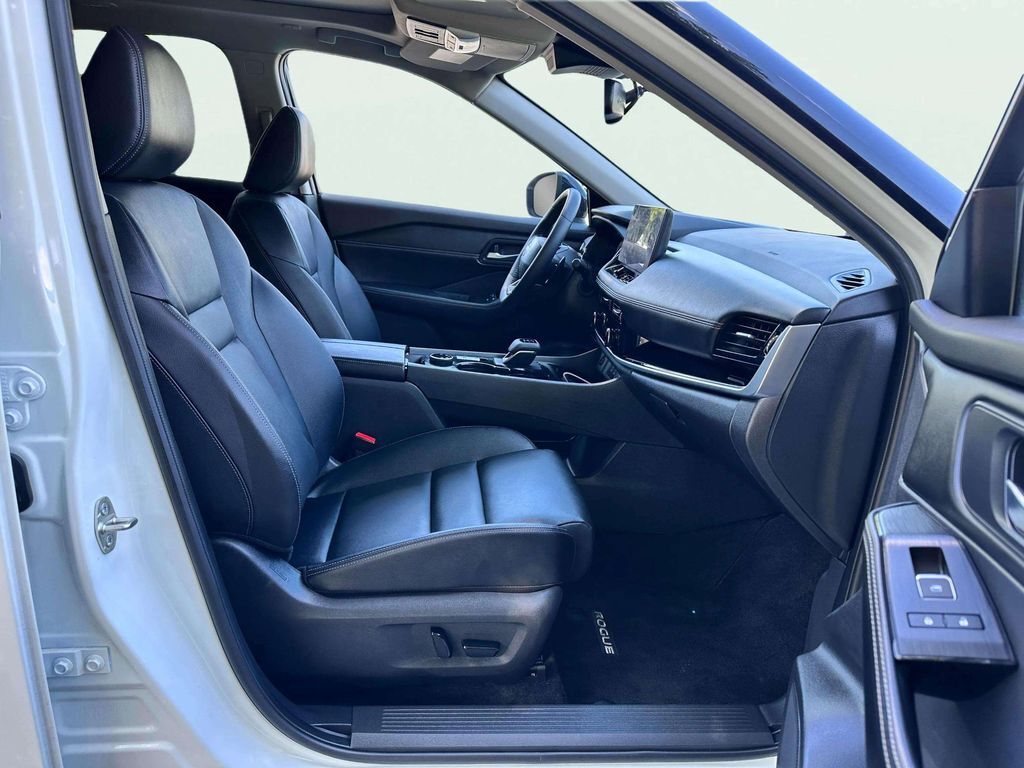 2025 Nissan Rogue SL w/Premium &amp; Tech Pkg San Clemente CA