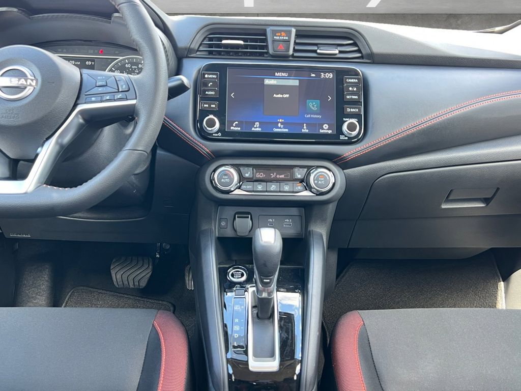 2025 Nissan Versa 1.6 SR