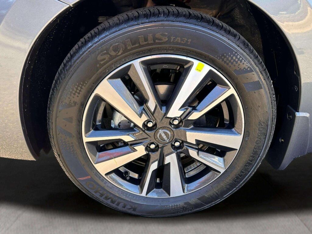 2025 Nissan Versa 1.6 SV San Clemente CA