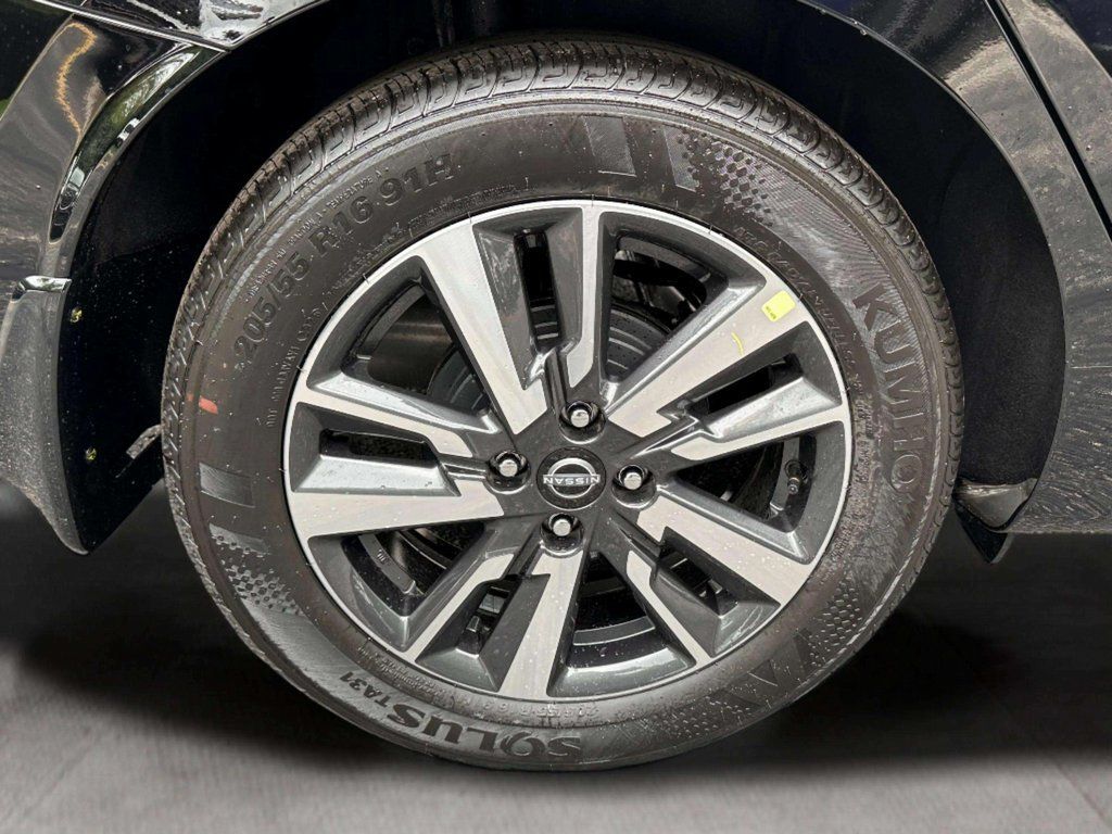 2025 Nissan Versa 1.6 SV San Clemente CA