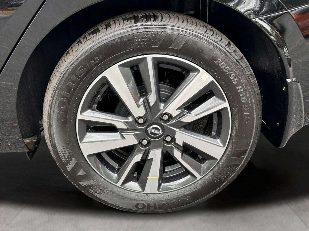 2025 Nissan Versa 1.6 SV San Clemente CA