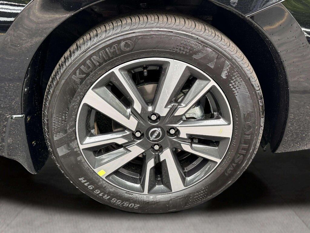 2025 Nissan Versa 1.6 SV San Clemente CA