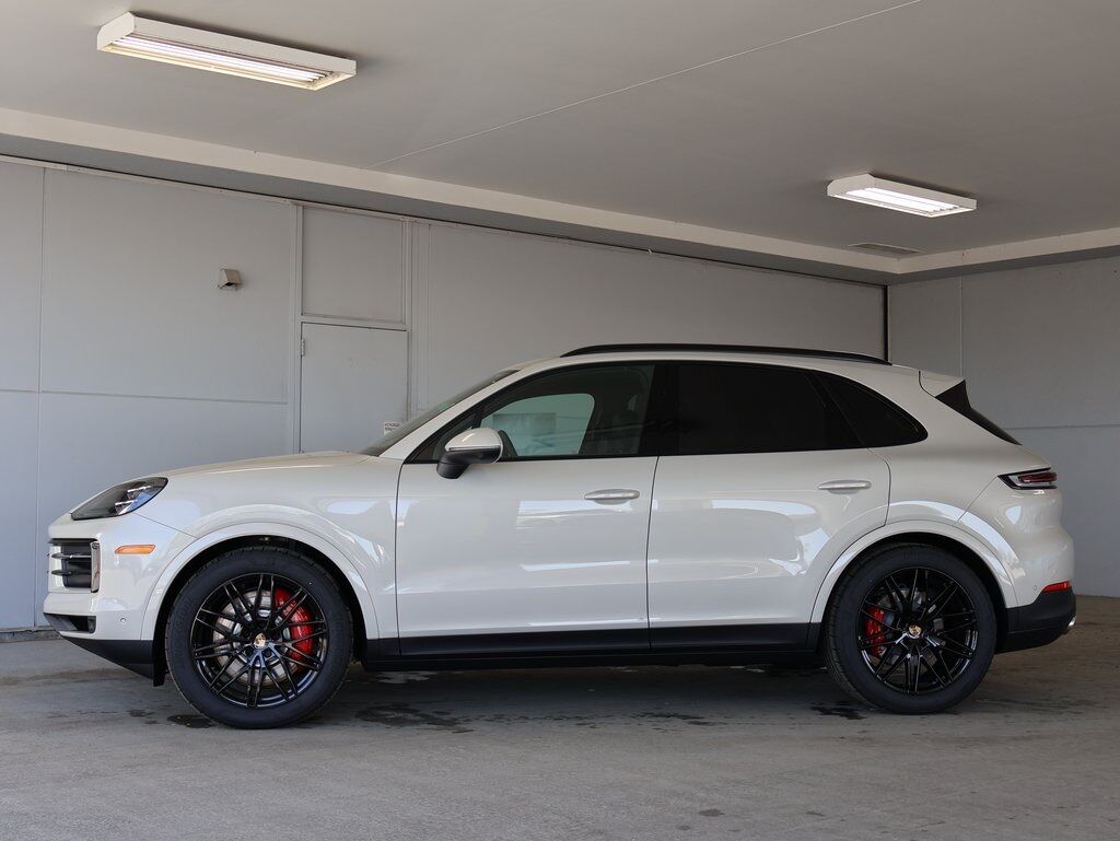 2025 Porsche Cayenne S