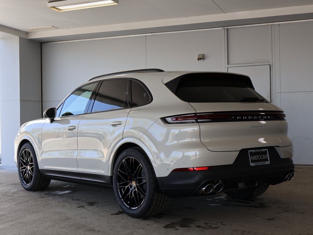 2025 Porsche Cayenne S