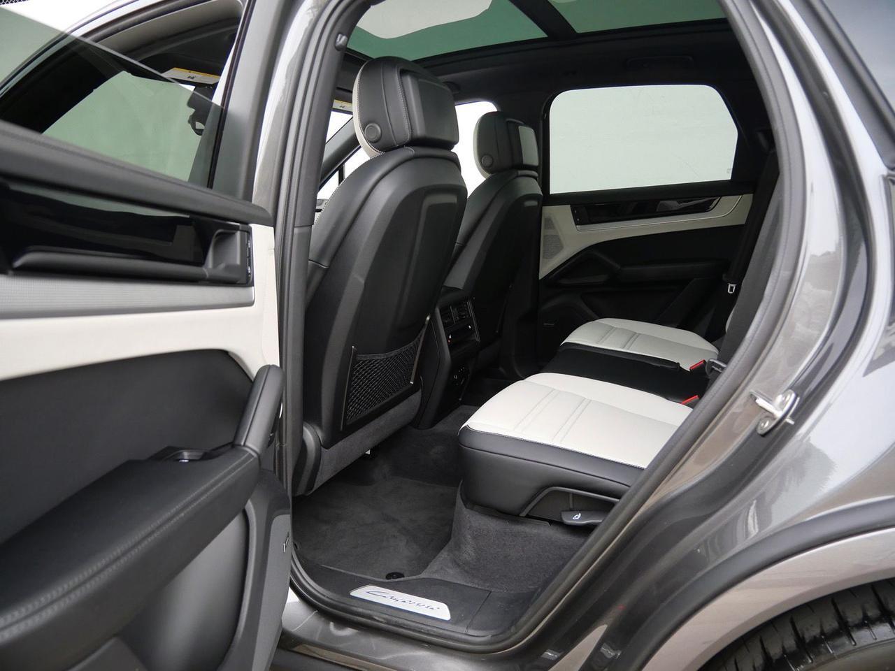 2025 Porsche Cayenne S S Lawrence KS