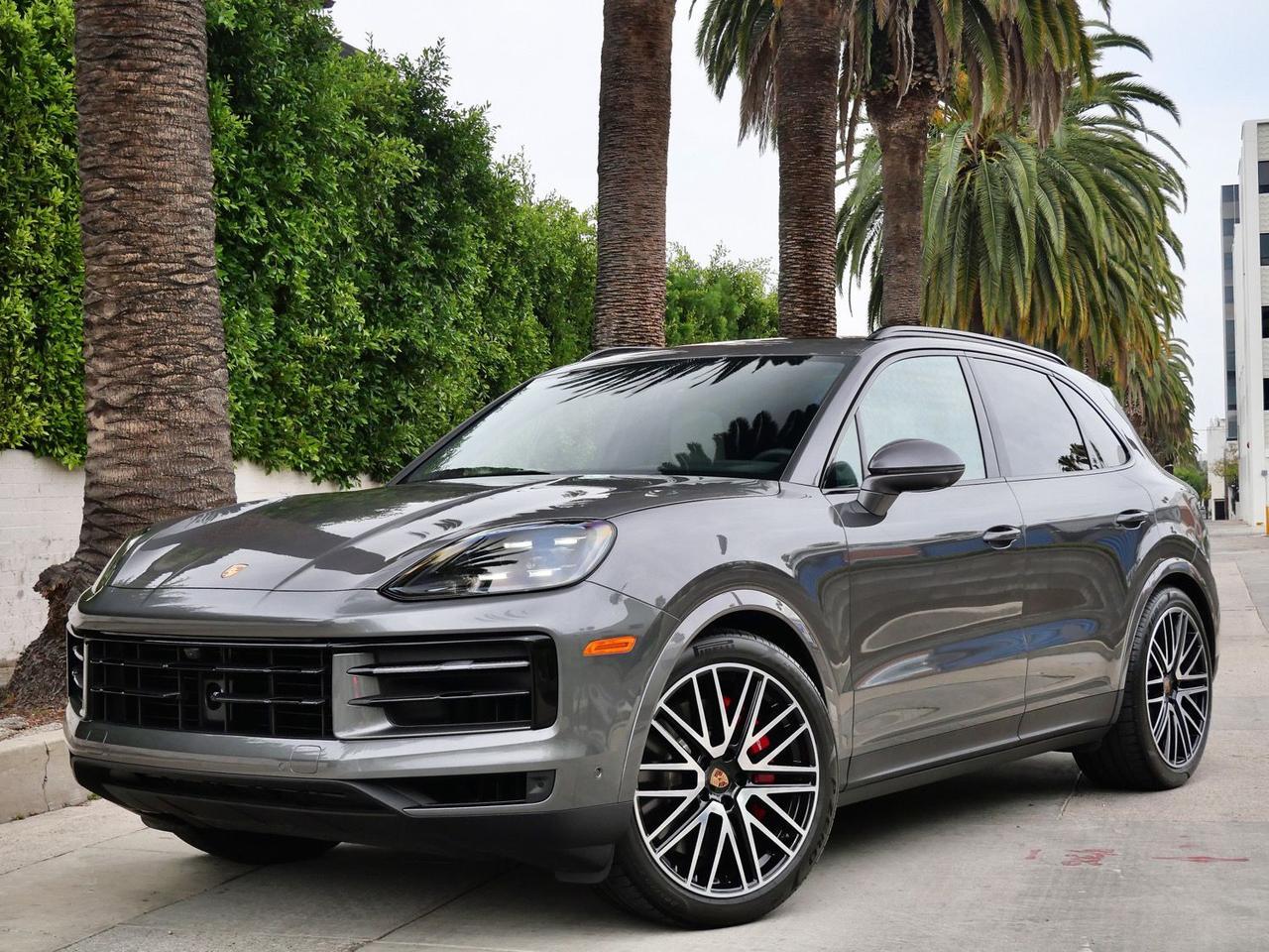 2025 Porsche Cayenne S S