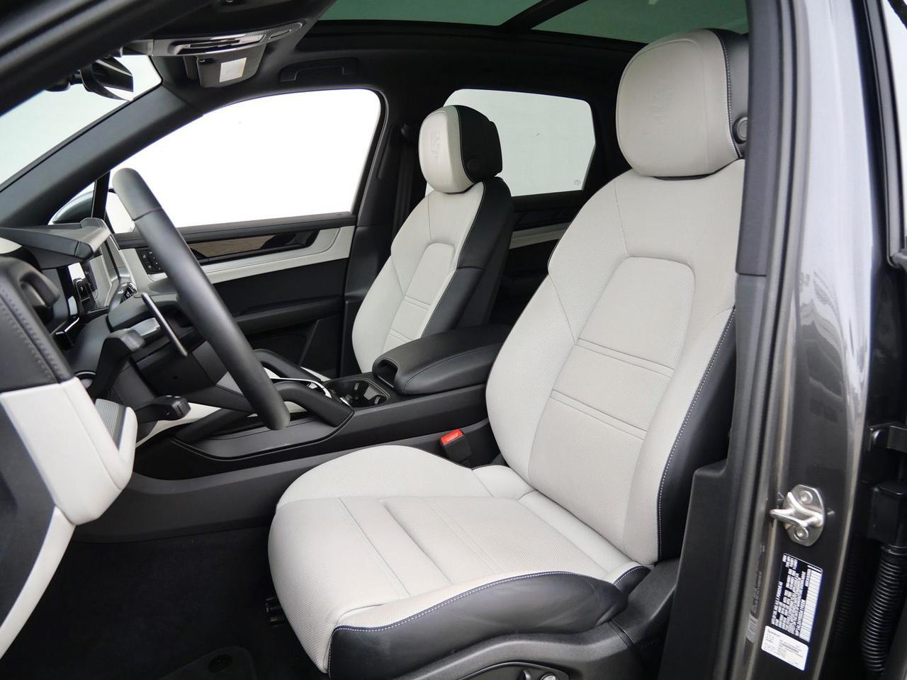 2025 Porsche Cayenne S S Lawrence KS