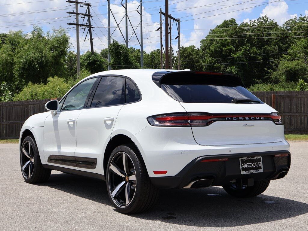 2025 Porsche Macan