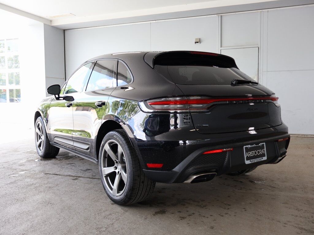 2025 Porsche Macan