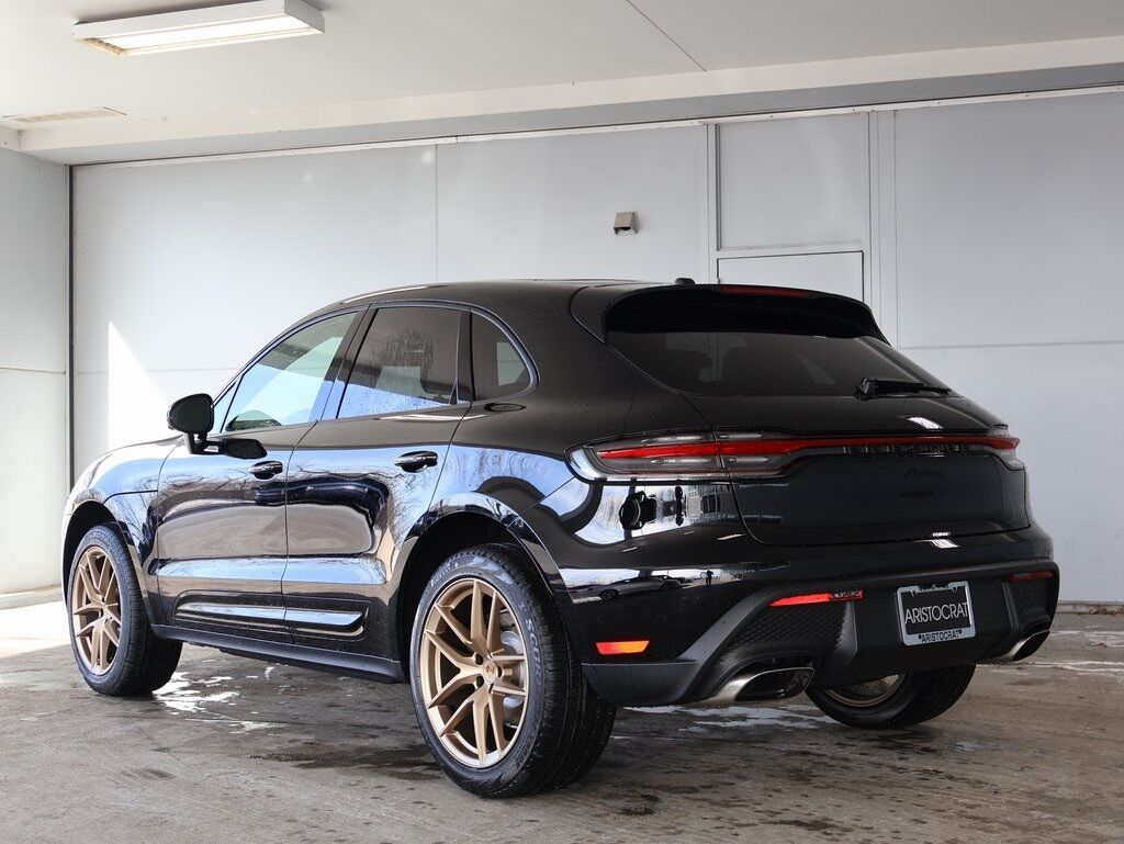2025 Porsche Macan