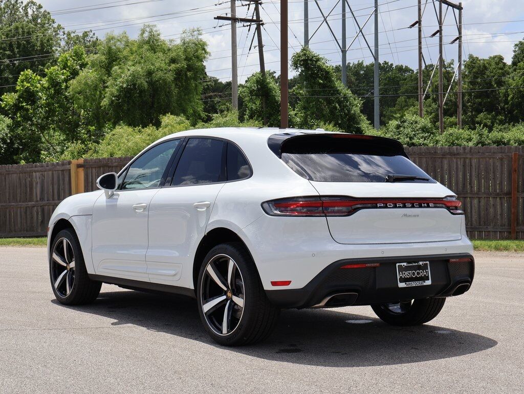 2025 Porsche Macan