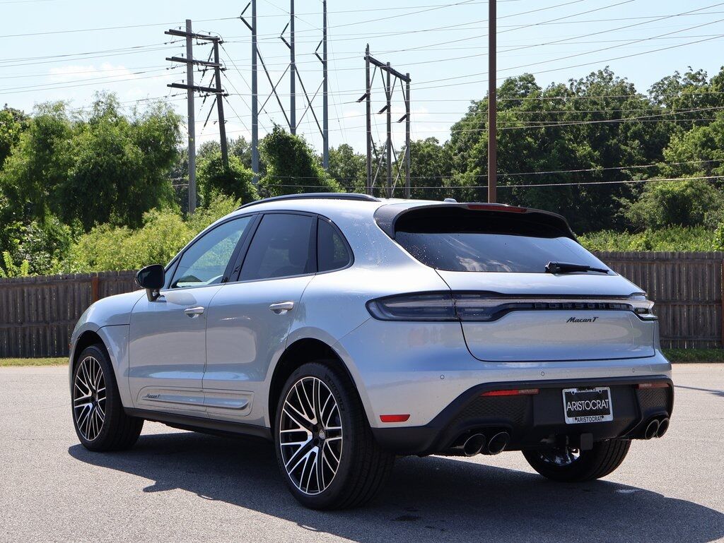 2025 Porsche Macan
