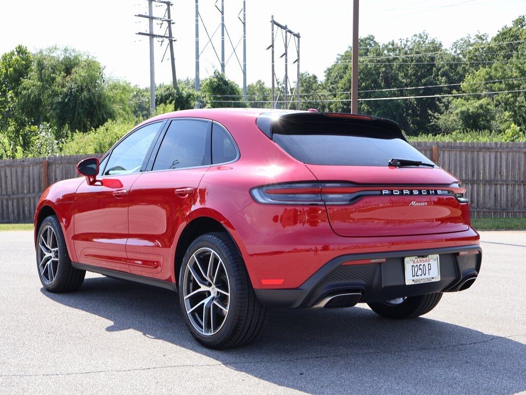 2025 Porsche Macan
