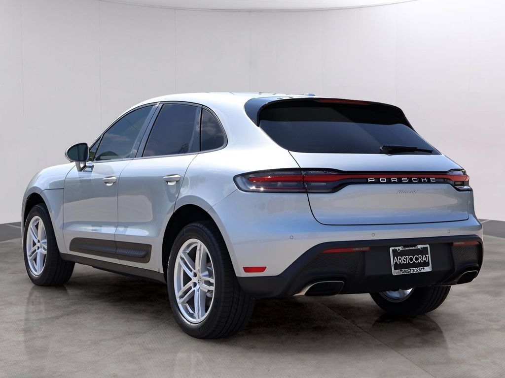 2025 Porsche Macan
