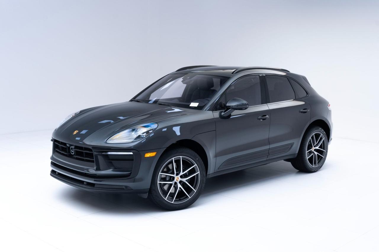 2025 Porsche Macan's photo