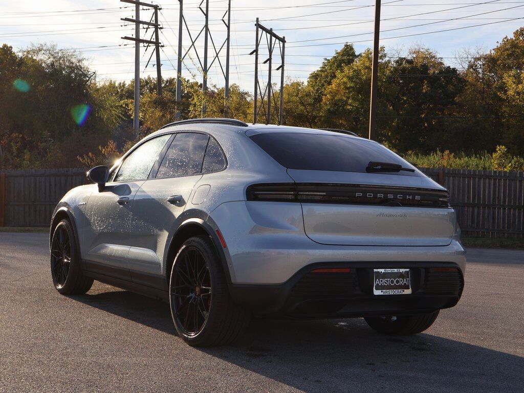 2025 Porsche Macan Electric 4S