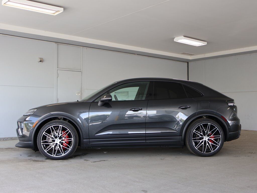 2025 Porsche Macan Electric 4S