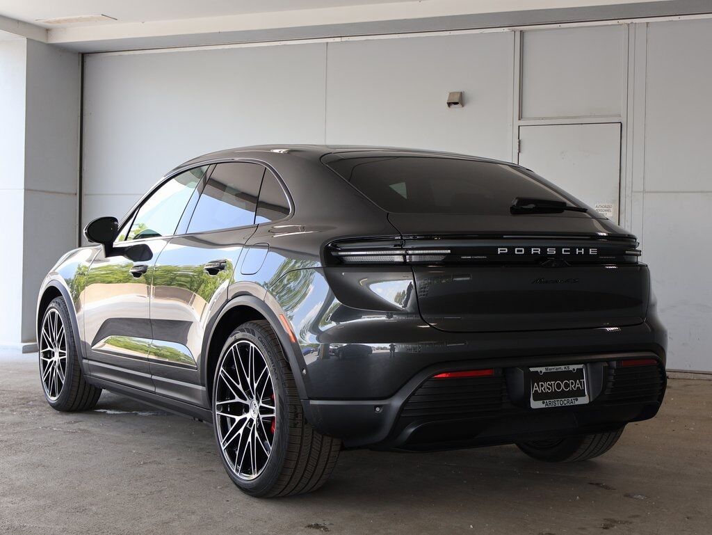 2025 Porsche Macan Electric 4S