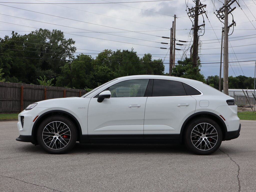 2025 Porsche Macan Electric 4S