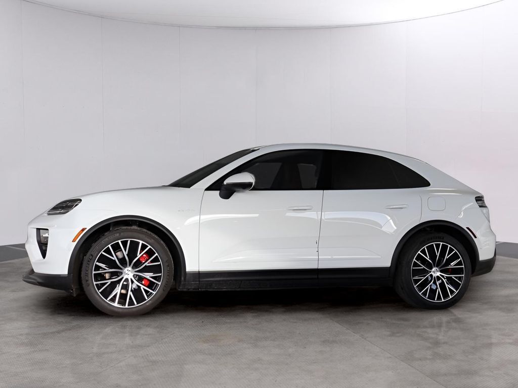 2025 Porsche Macan Electric 4S